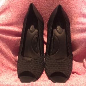 Black heels size 11